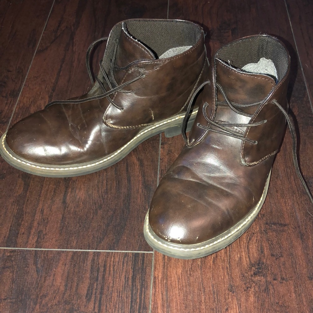 Boys 5 used dress boots